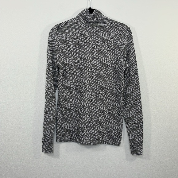 Athleta NWOT Flurry Seamless‎ Turtleneck size Medium - Picture 7 of 11